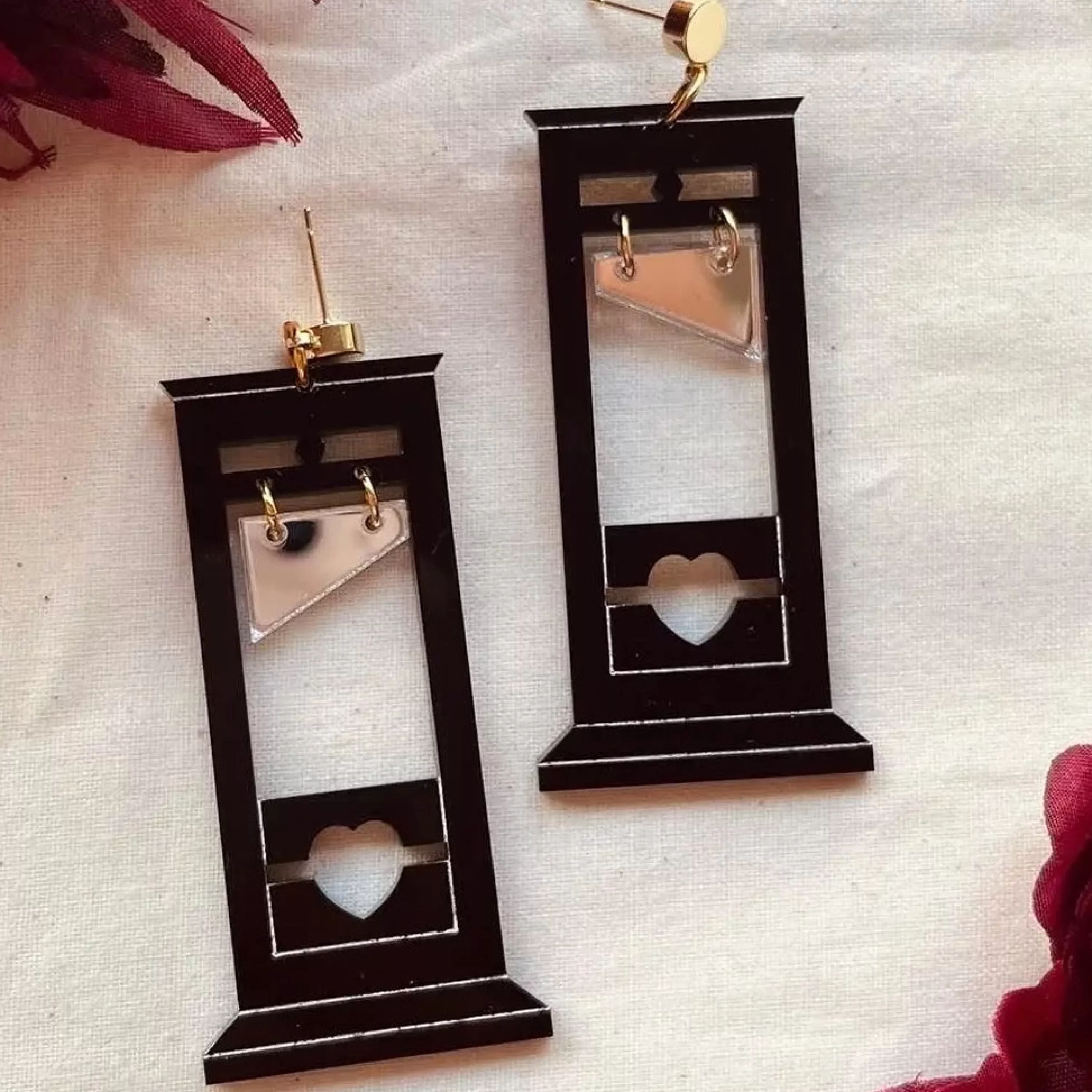 Online Studio Nena Black Heart Guillotine Earrings