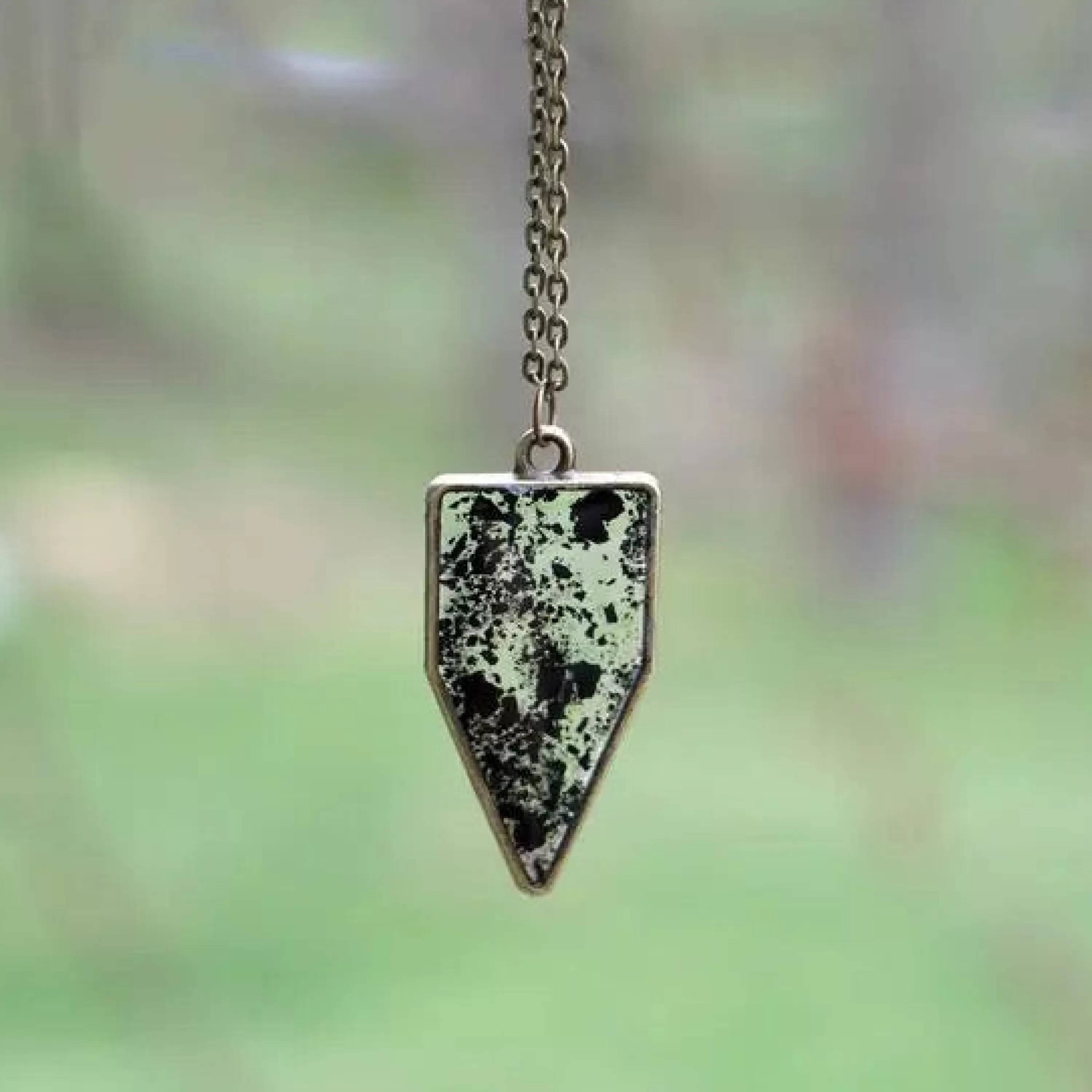 Fashion The Pretty Pickle Coal Dust Pendant Necklace