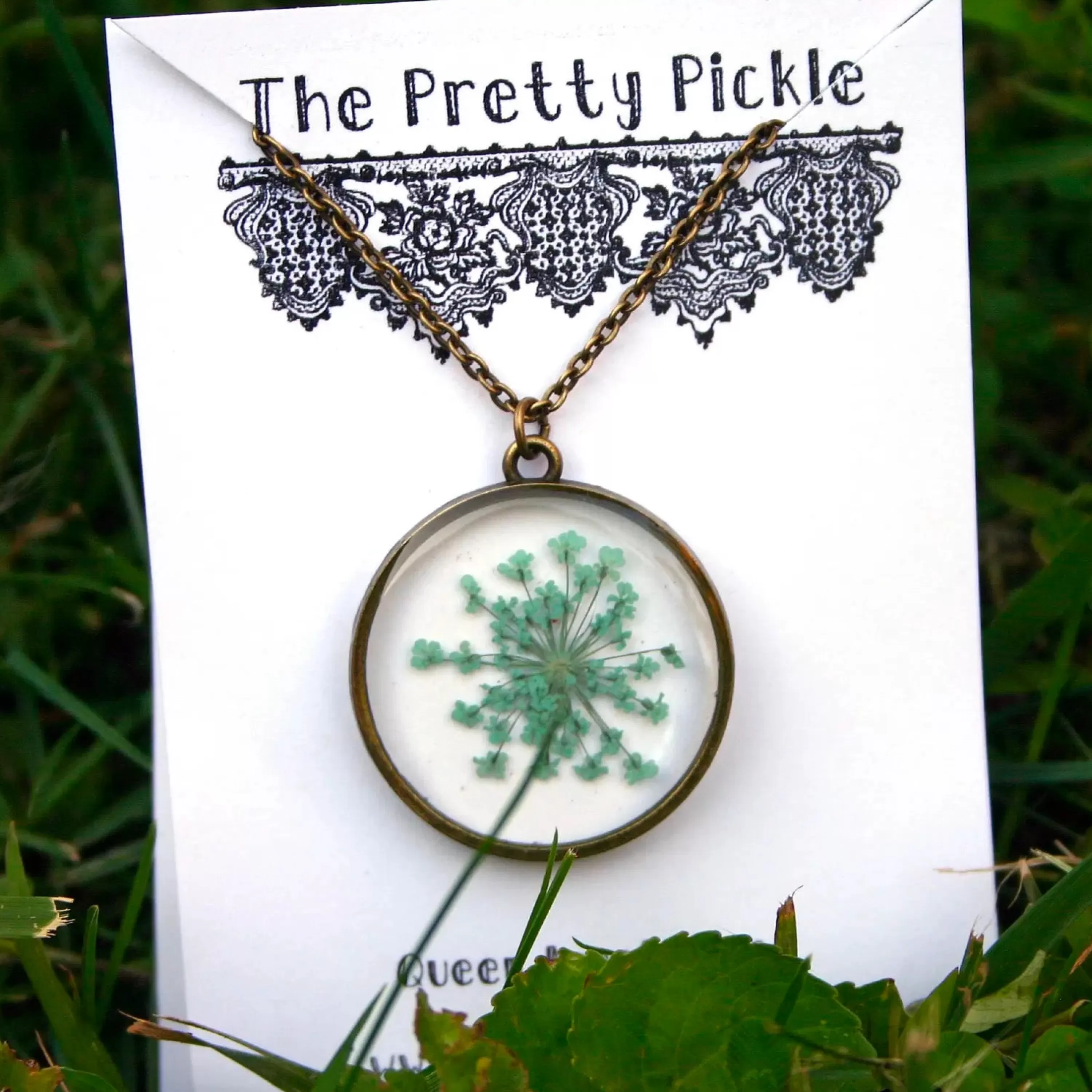 Hot The Pretty Pickle Light Blue Queen Anne's Lace Flower Necklace