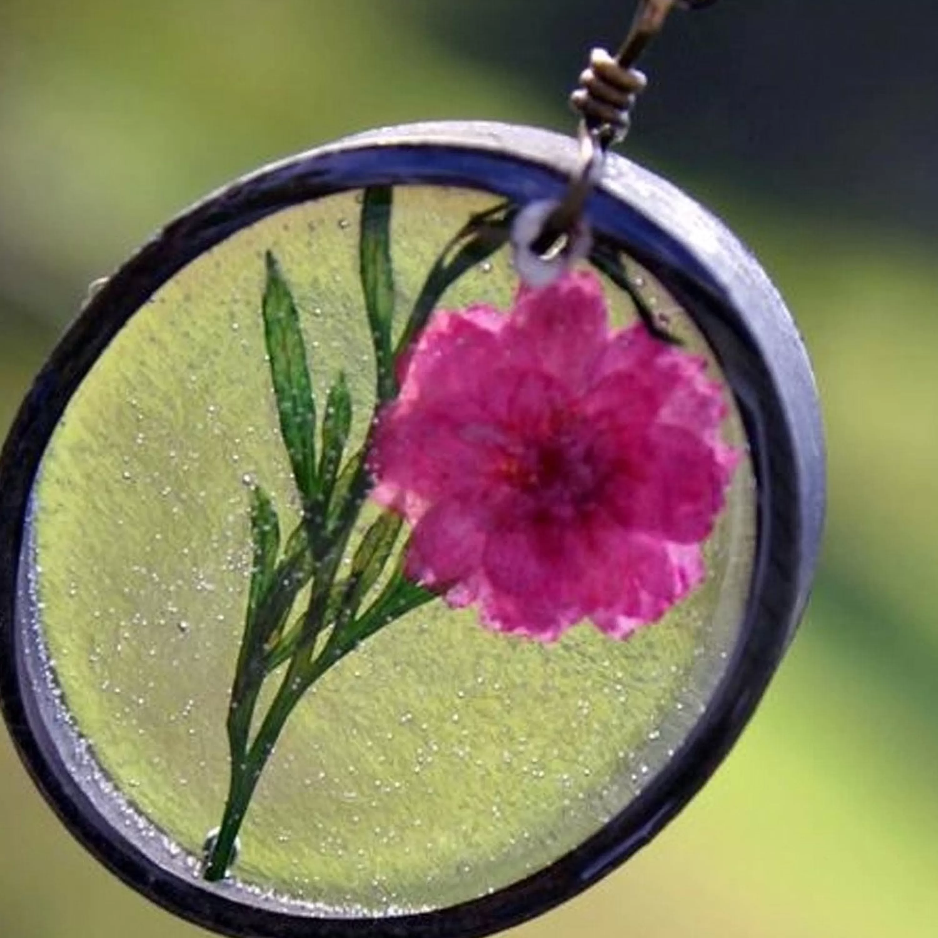 Sale The Pretty Pickle Pink Carnation And Green Fern Necklace