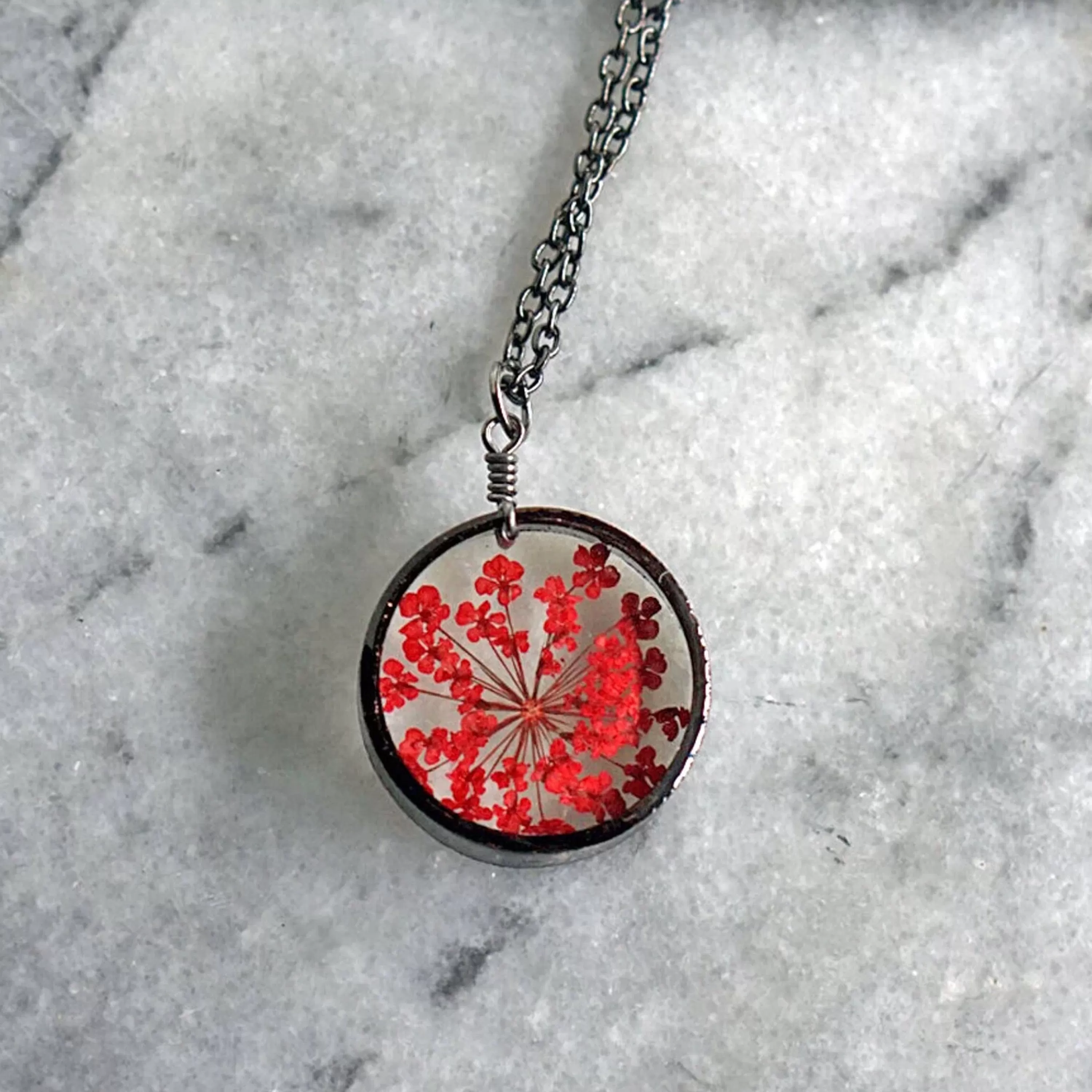 Fashion The Pretty Pickle Red Queen Anne's Lace Necklace