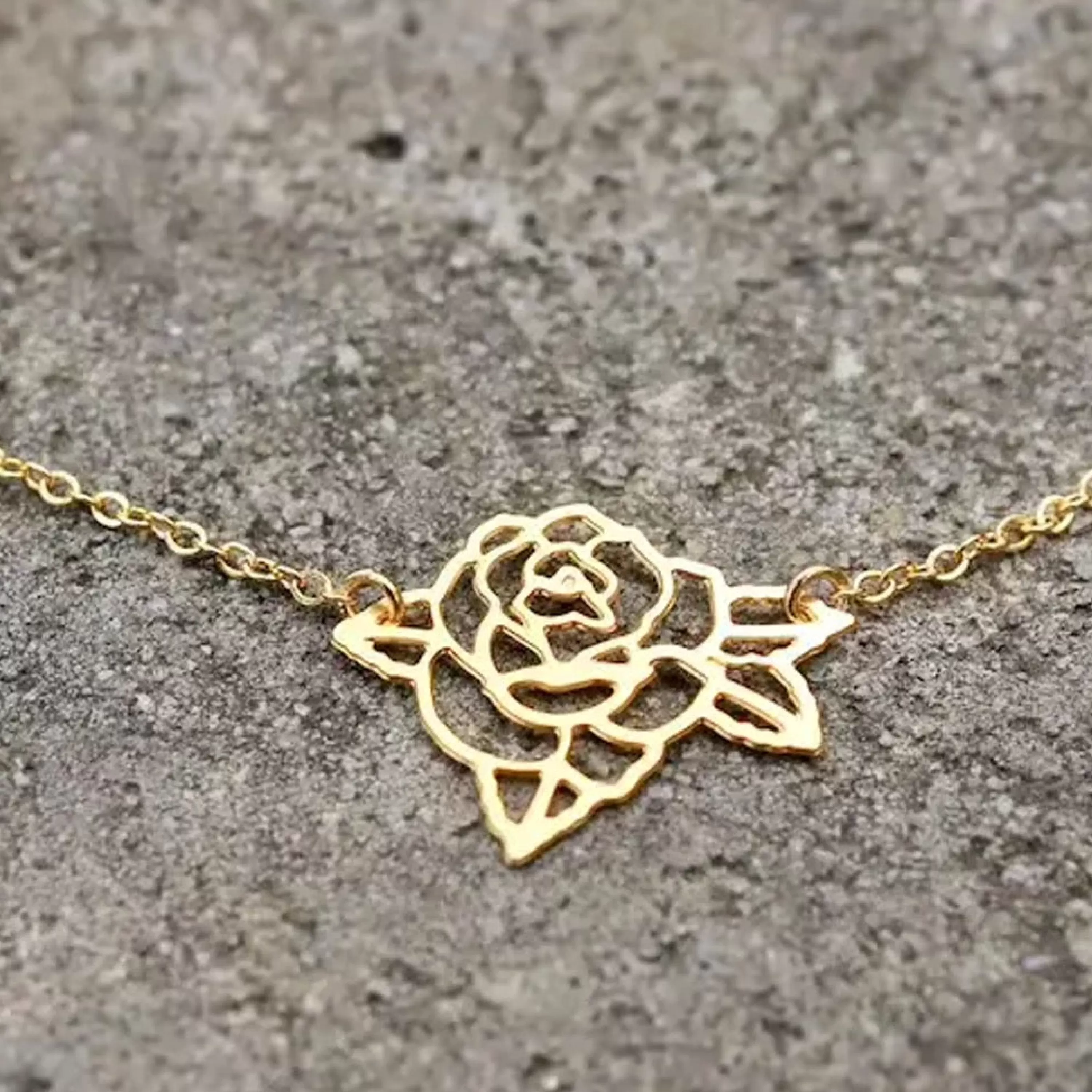 New Vintage Acorn Rose Outline Necklace