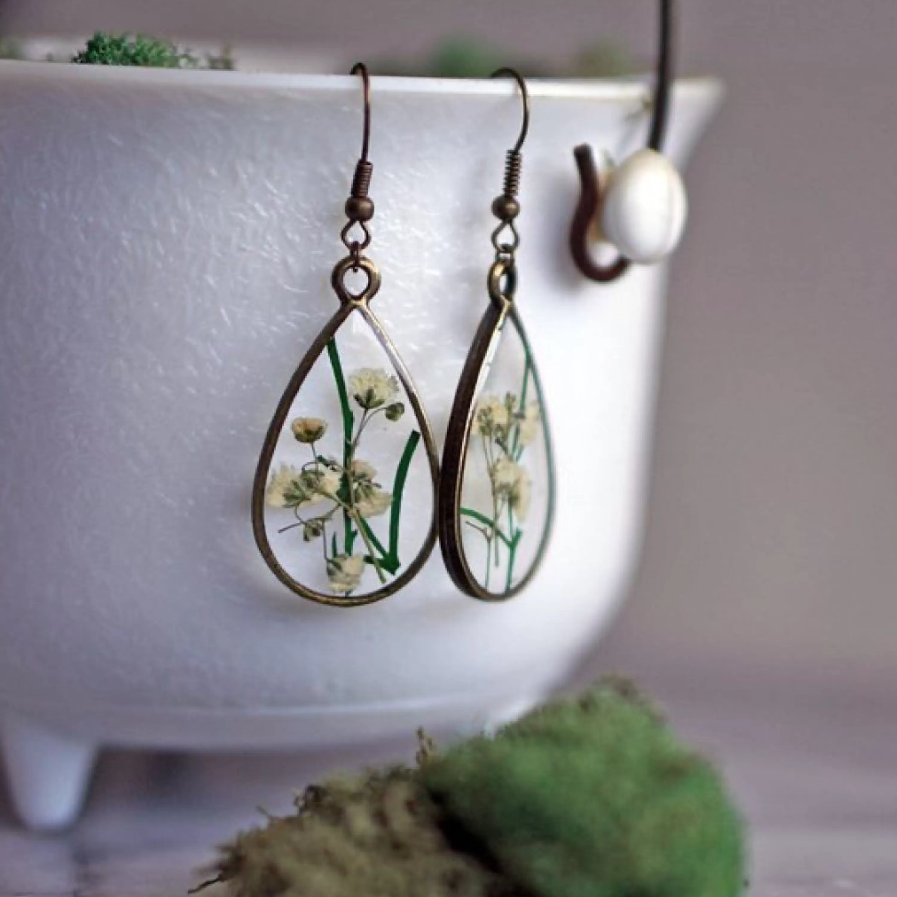 Sale The Pretty Pickle White Flower Pendant Earrings